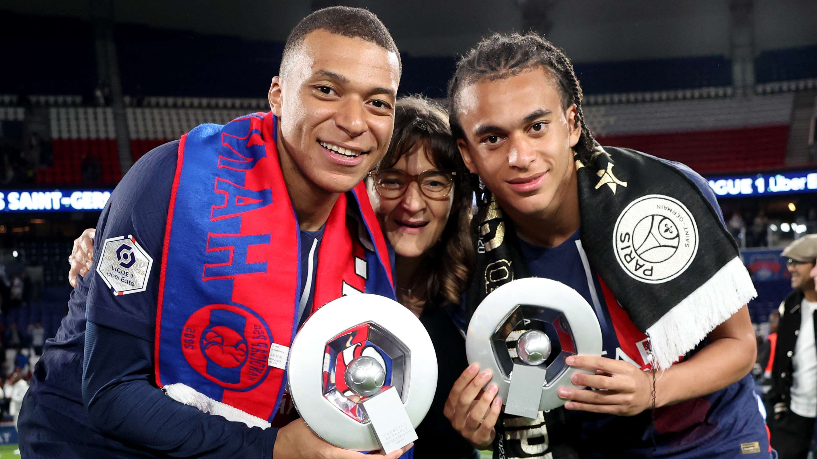 更是人性深 更是人性深