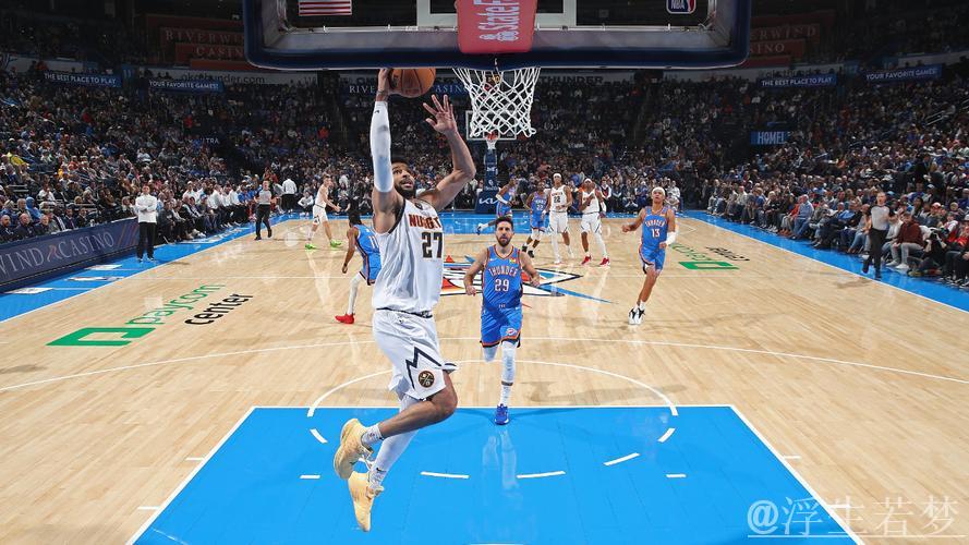 霍姆格伦接杰威妙传双手暴扣 霍姆格伦接杰威妙传双手暴扣